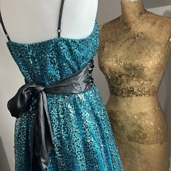 Blue sequin party dress - Picture 5 of 11